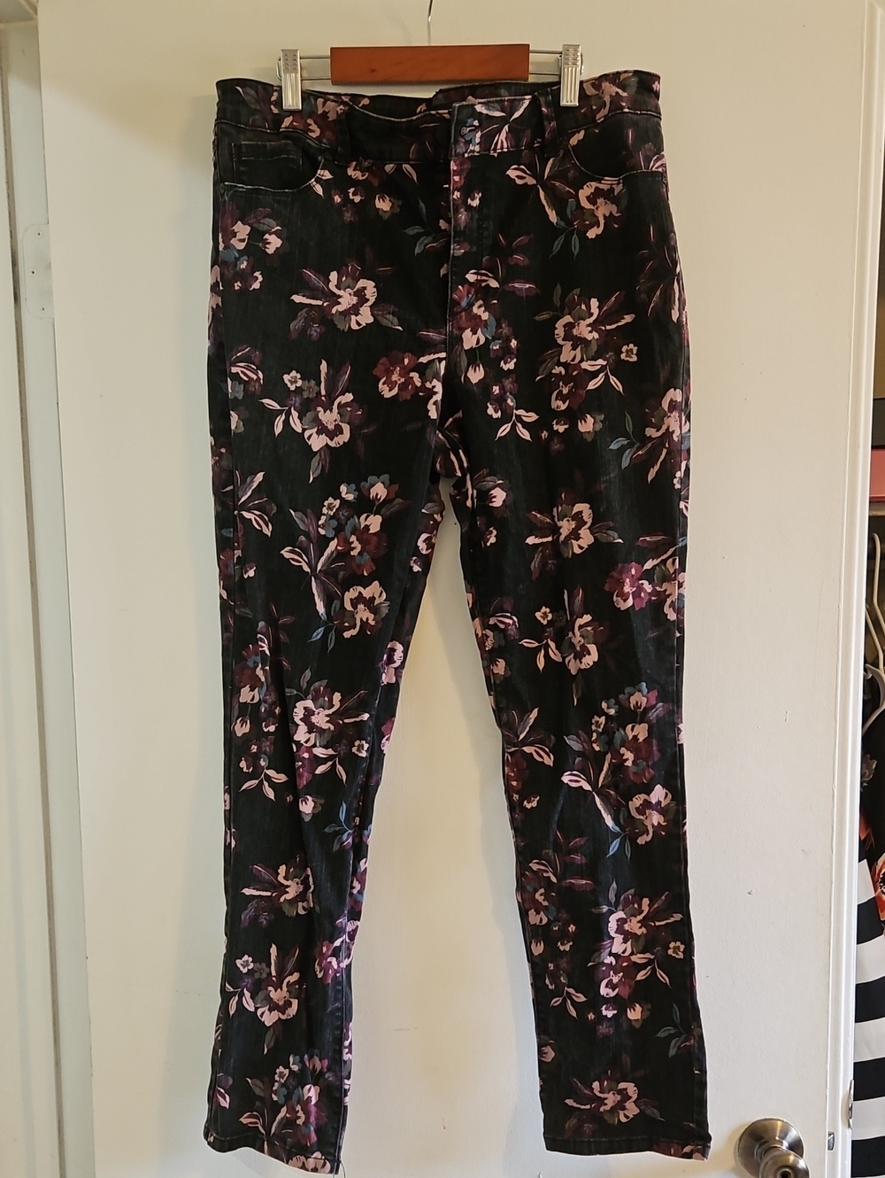 Bandolino Black Skinny Jeans with Pink Floral Pattern